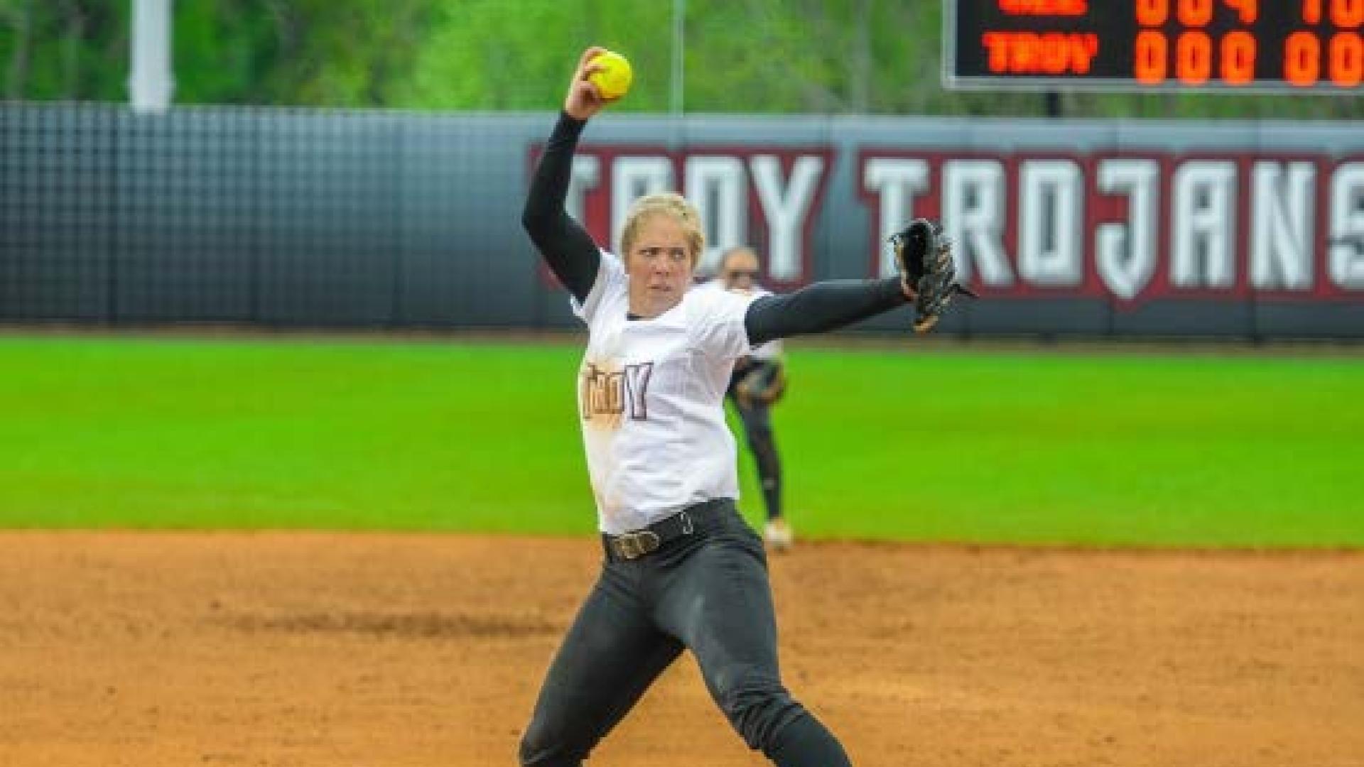 Jaycee Affeldt winds up to pitch a softball.